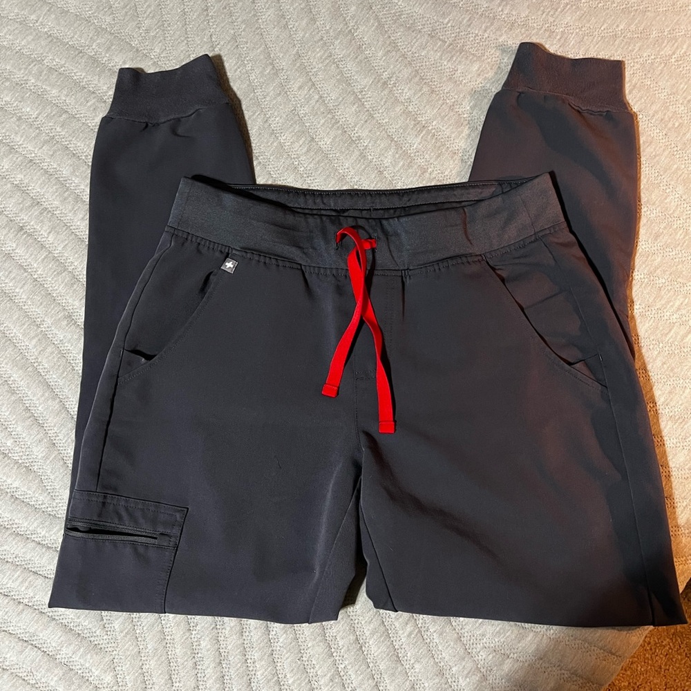 FIGS women size small. Charcoal. Zamora joggers.